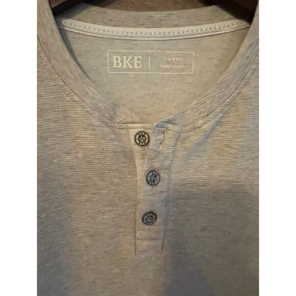 Bke Men Long sleeves Henley Shirt Size Large Pullover Off White Excellent Cream - Picture 2 of 8
